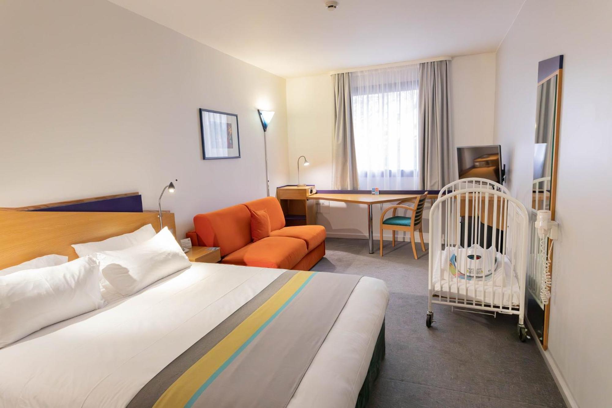 Holiday Inn Express Arras By Ihg Ngoại thất bức ảnh